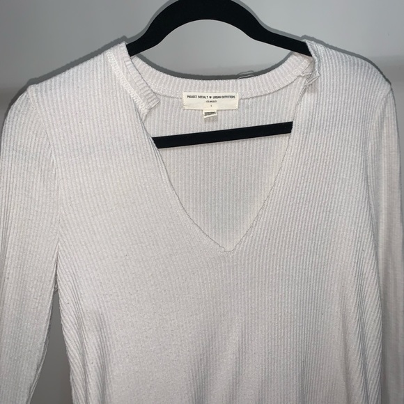 Urban outfitters sweater - Picture 2 of 9